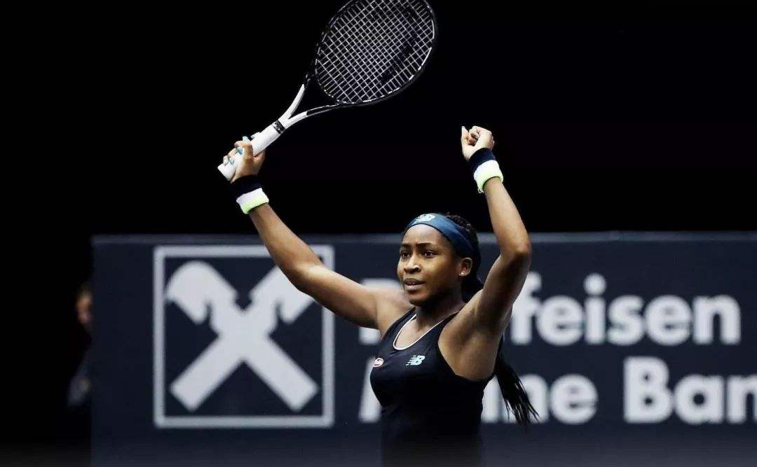 里充满了欢 里充满了欢