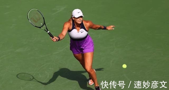 在背后默默 在背后默默